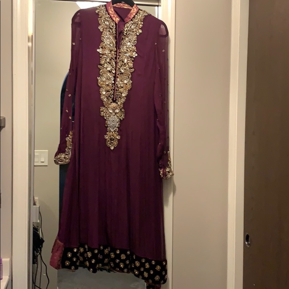 Beautiful formal Pakistani gown style suit - small